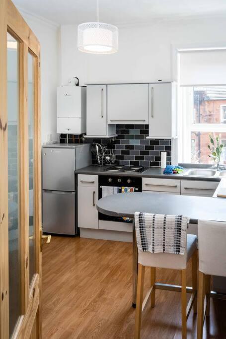 グラスゴーCharming 1-Bed Southside Flat In Great Locationアパートメント エクステリア 写真